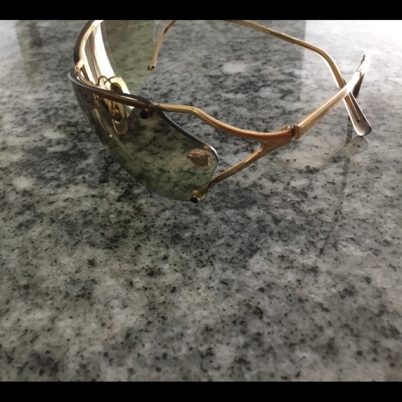 Versace Vintage Gold Rim Sunglasses - Picture 3 of 7